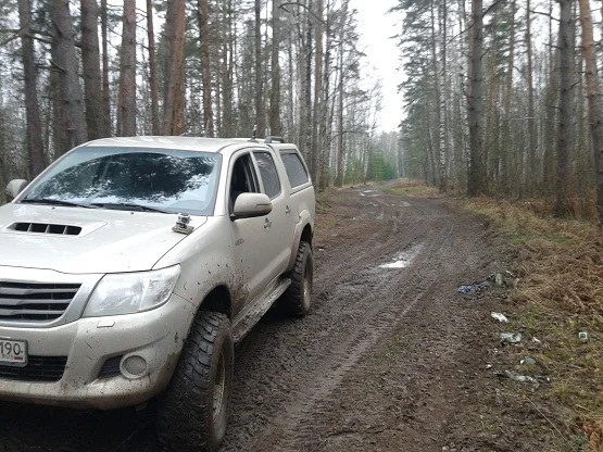 Toyota Hilux & УАЗ Хантер (трофи выезд) Toyota Hilux & УАЗ Хантер (трофи выезд)